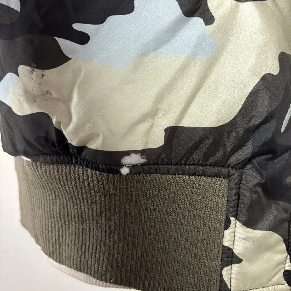 Sam zip up